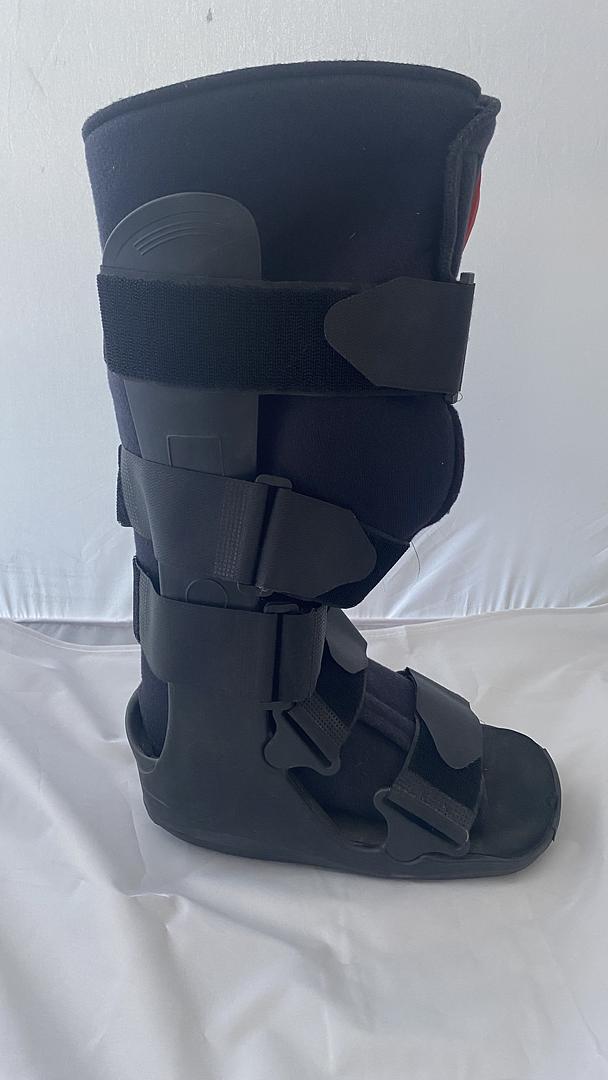 auto-image-auto-product-50403115-moon-boot