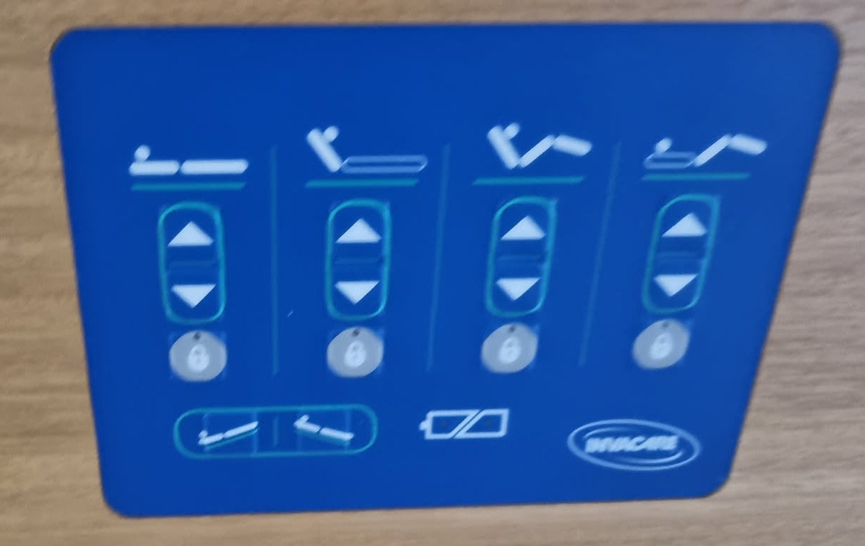 >> 34 Invacare CS7 beds