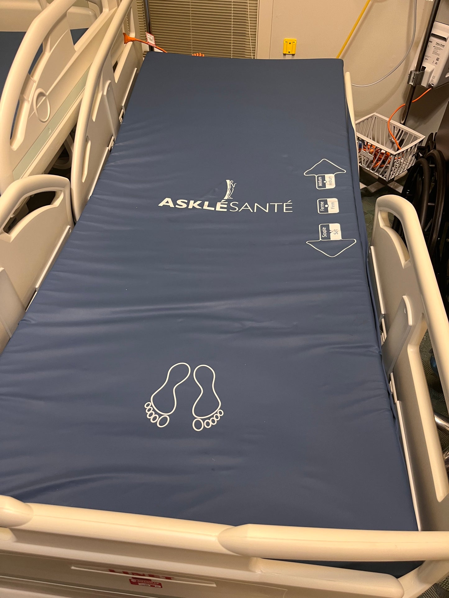 >> 2 x Linet Hospital Beds - PARTNER ARRANGED PICKUP