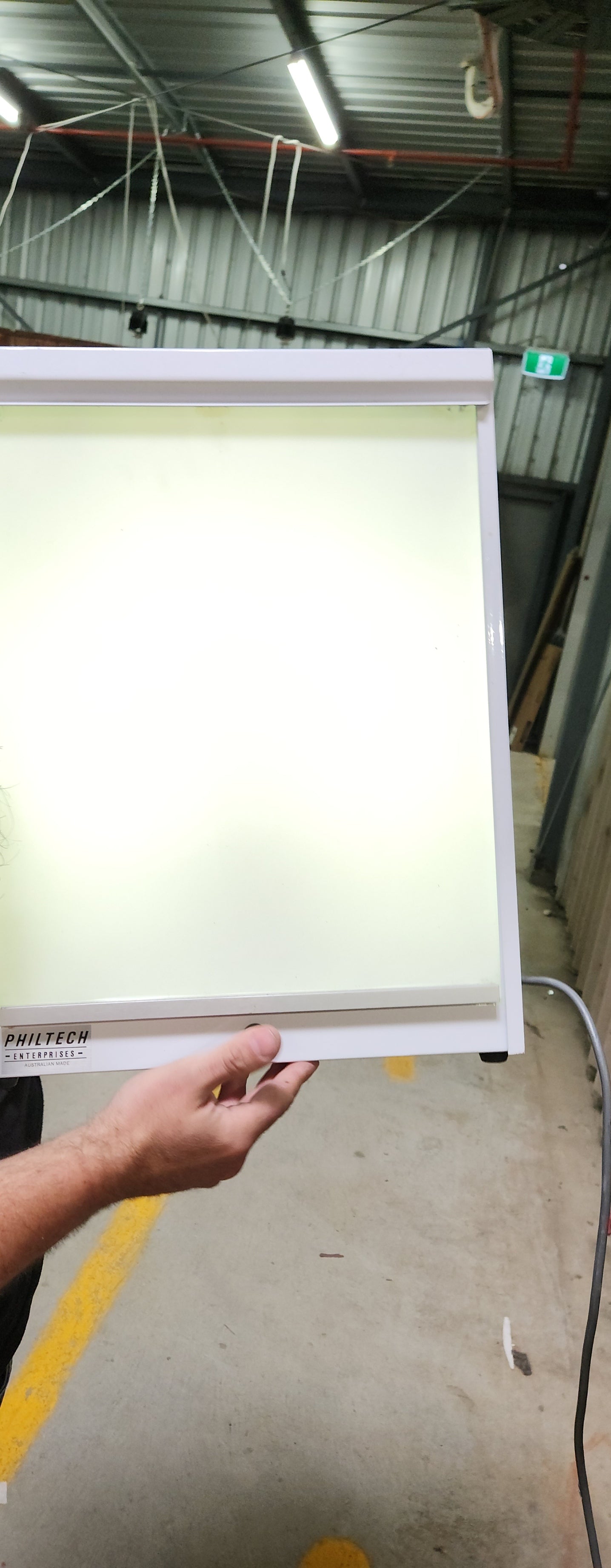 >> URGENT GIVEAWAY - X-Ray Lightbox