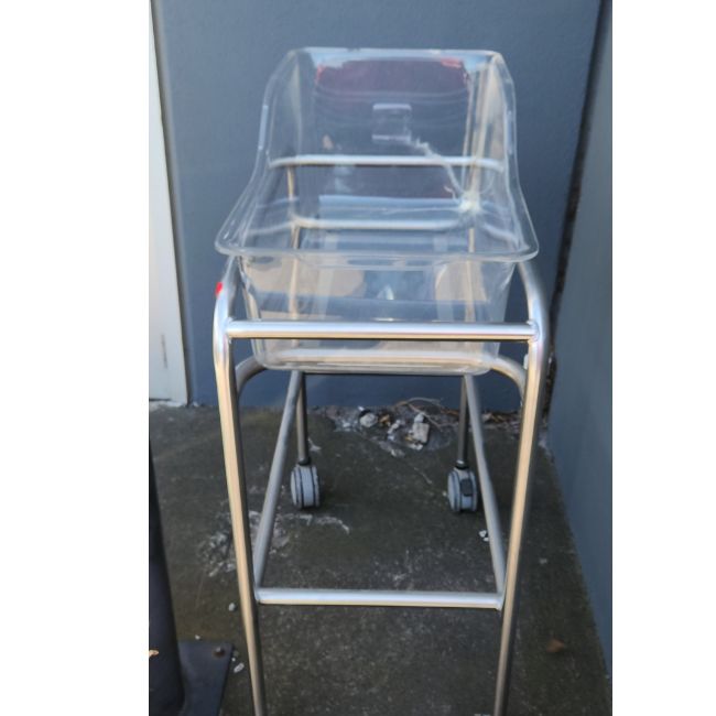 Hospital bassinett on stand with wheels